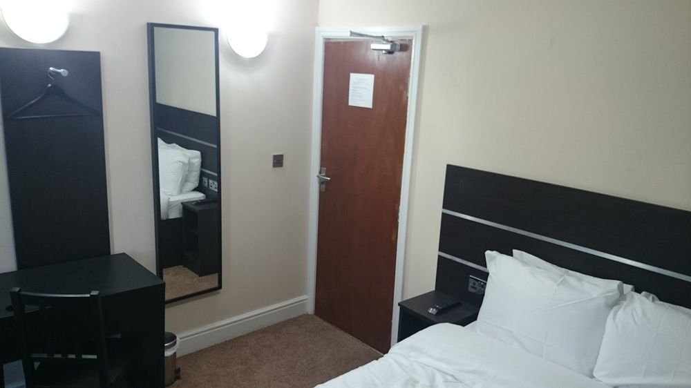 New Globe Hotel Лондон Екстериор снимка